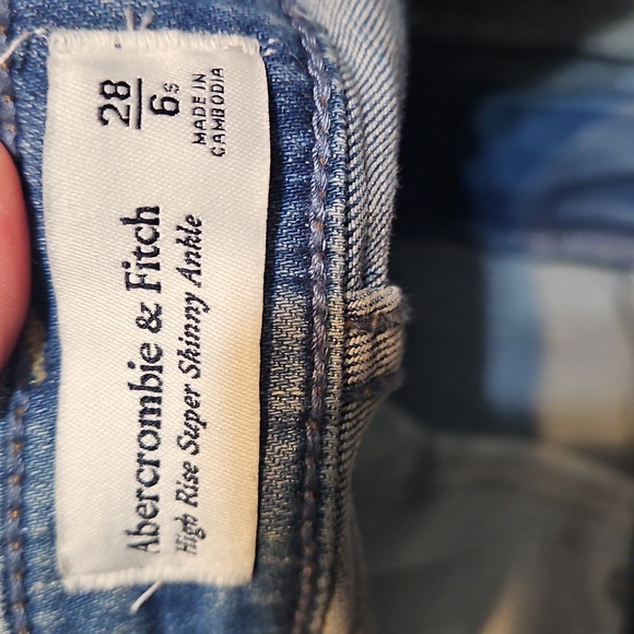 NWT Abercrombie & Fitch High-Rise Super Skinny Ankle Distressed Denim Jeans - Picture 9 of 14